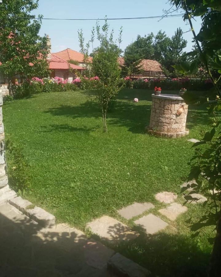 Bujtina Shkodrani Bed & Breakfast Voskopoje Ngoại thất bức ảnh